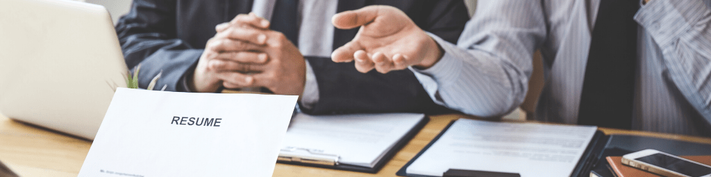 recruiter-interviewing-job-applicants
