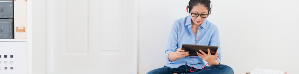 woman-wearing-a-headset-working-from-home