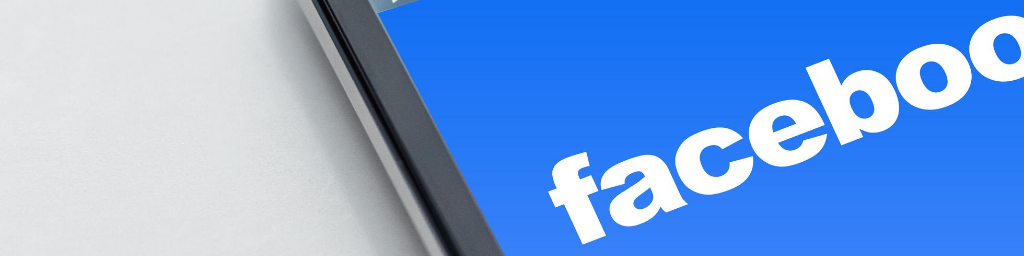 smartphone-showing-facebook