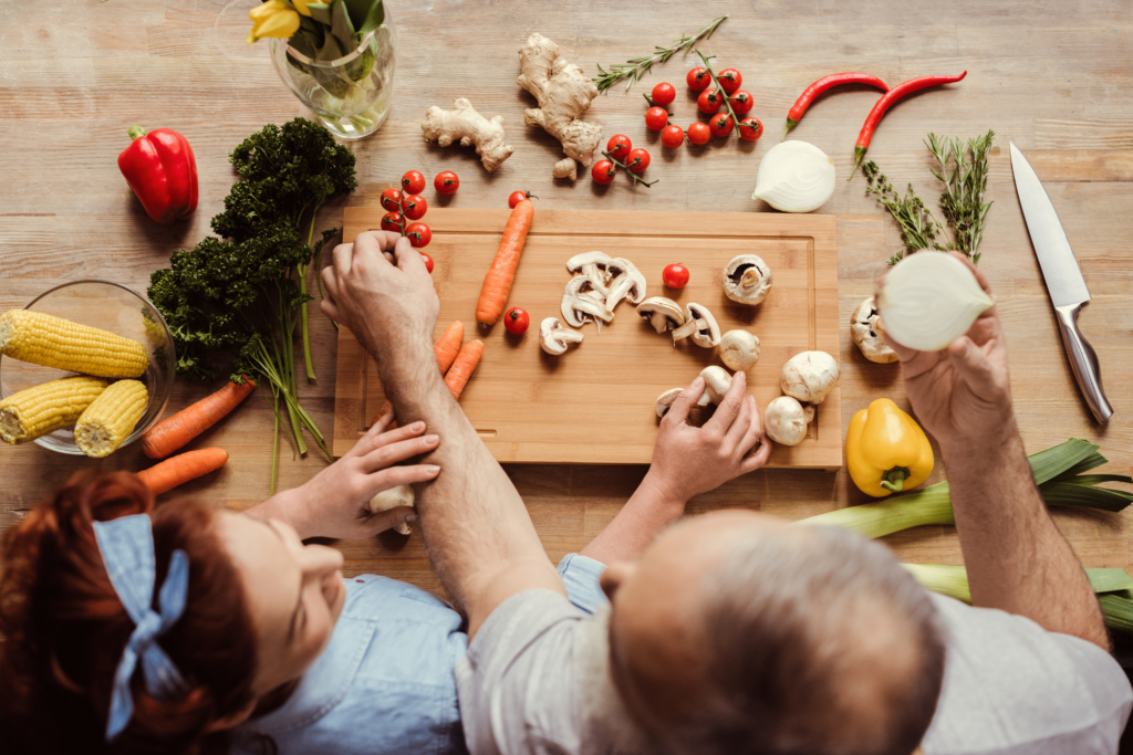 vegetarian-guide-couple-preparing-vegan-food