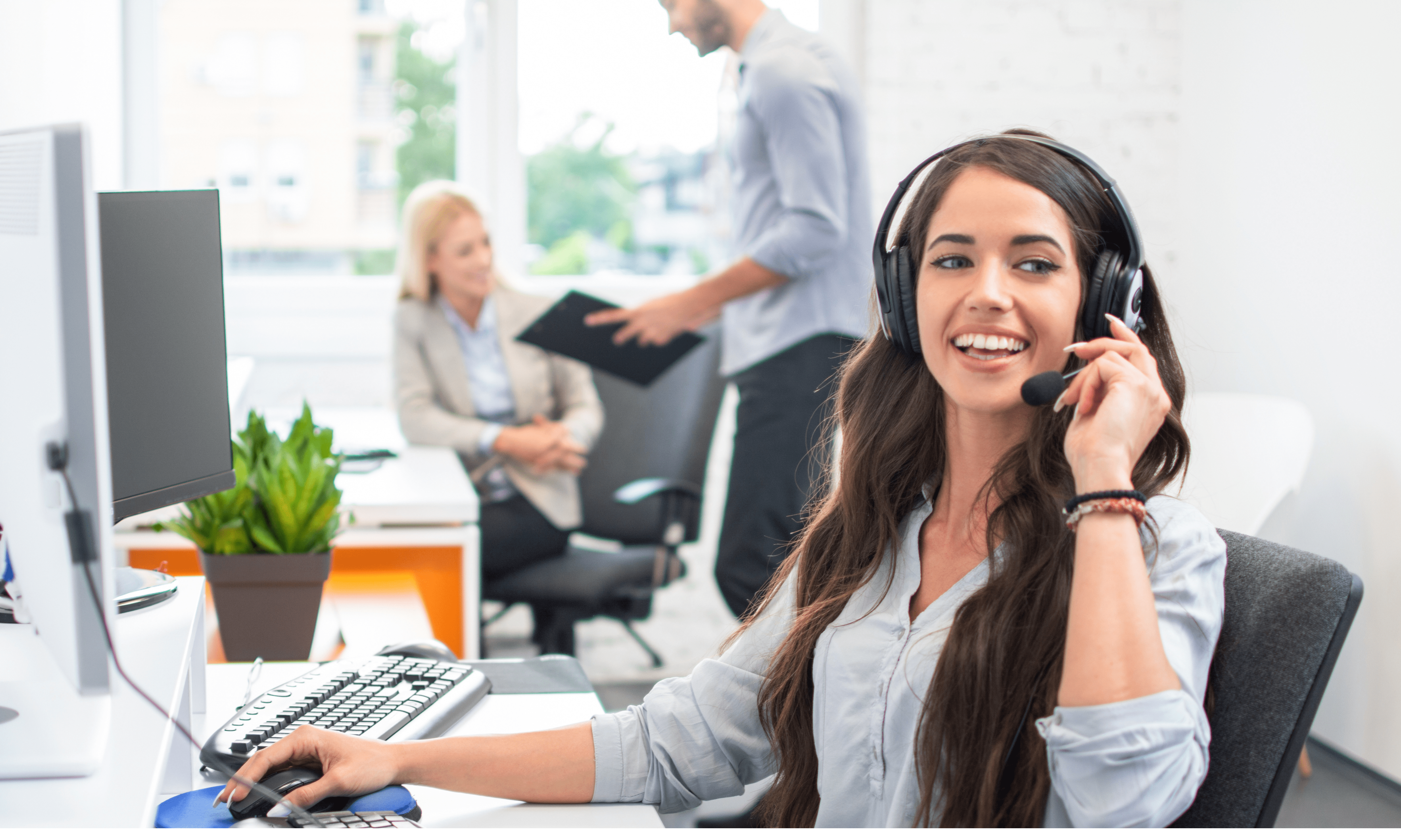 attractive-telephone-worker-customer-service-operator-woman-working-in-the-office