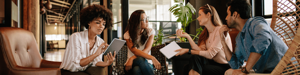 digital-product-manager-meeting-with-digital-team