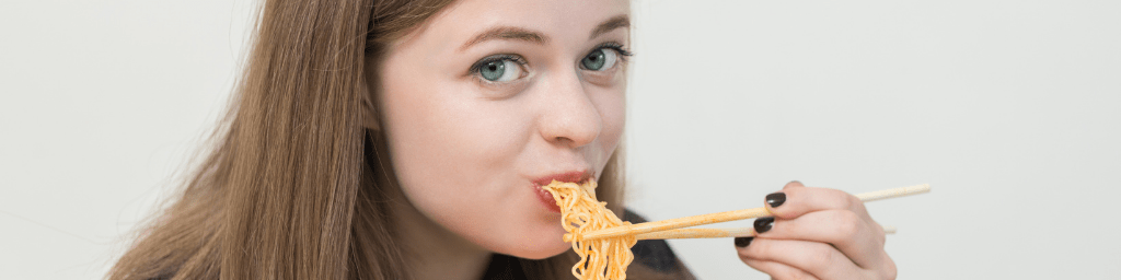 japanese-culture-eating-ramen