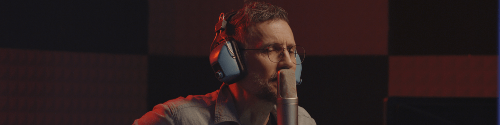 voice-training-actor-doing-voice-over-in-a-studio
