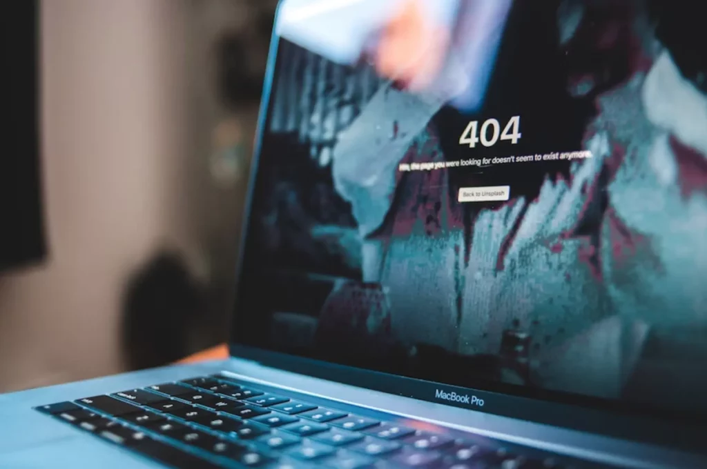 laptop showing 404 website error