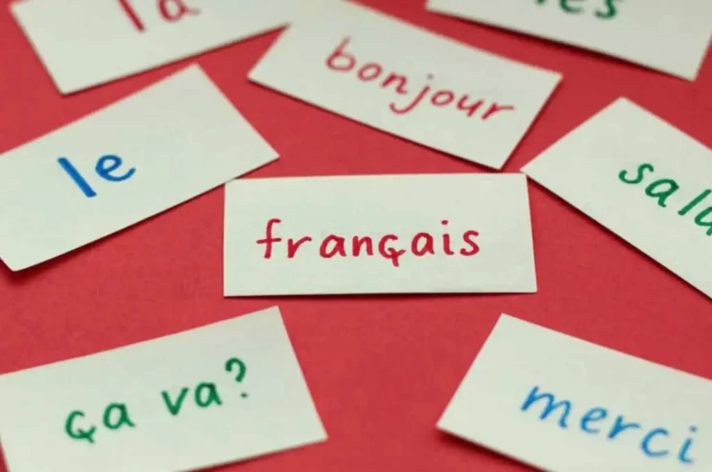 post it notes with words hand written in french