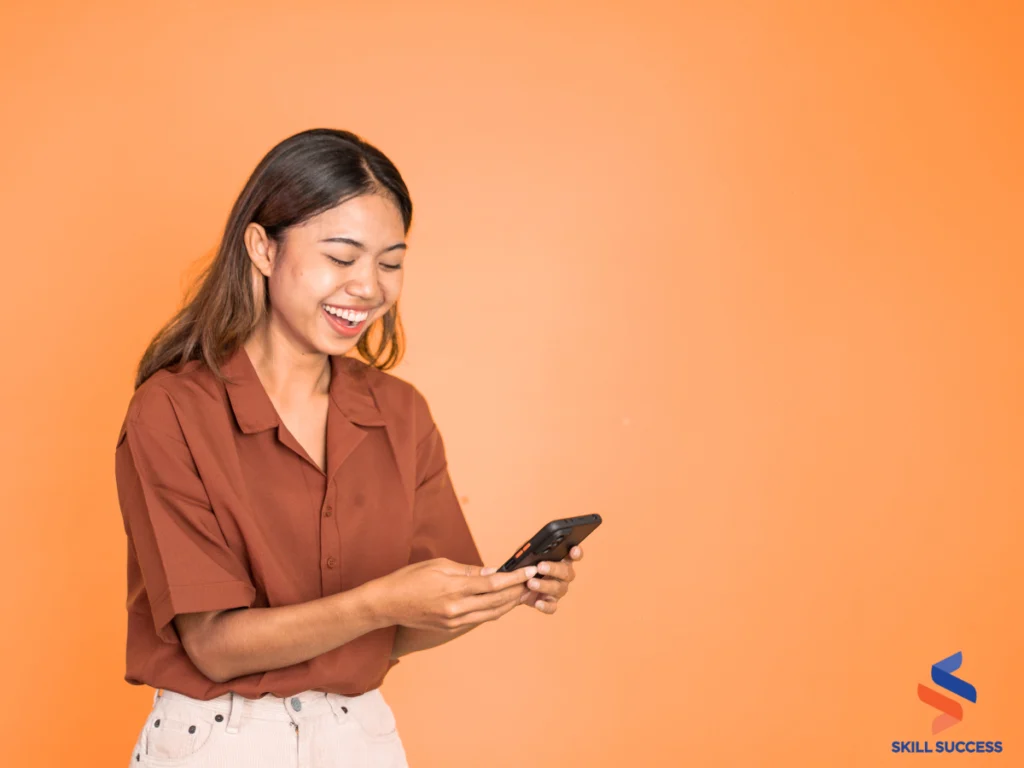 a woman using her mobile phone for a healthy social media use