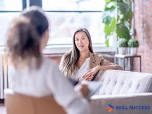 two women discussing the difference between cognitive behavioral therapy and behavioral therapy