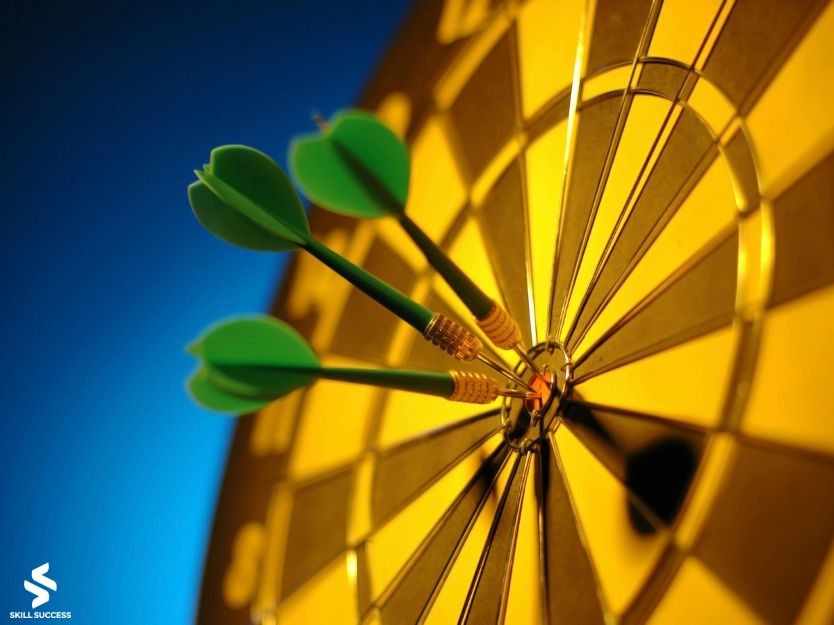 dart board symbolizing smart goals