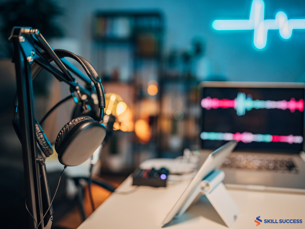 an image of a mic used for podcasting and voice acting