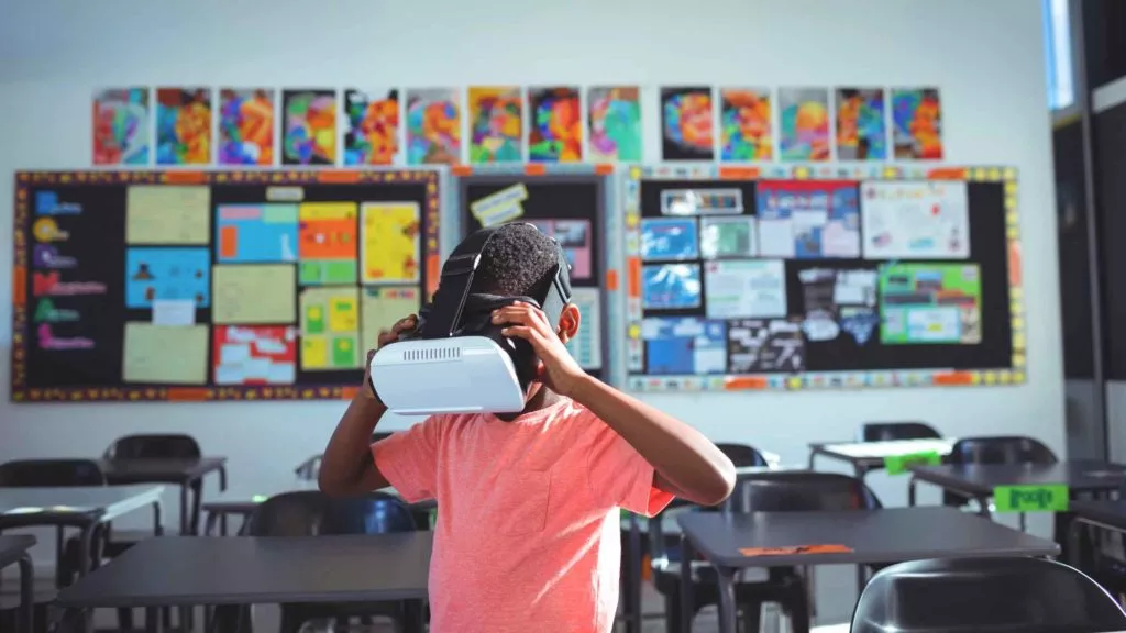 virtual classroom student using virtual reality