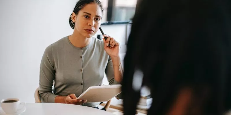 hiring manager listening to job seeker