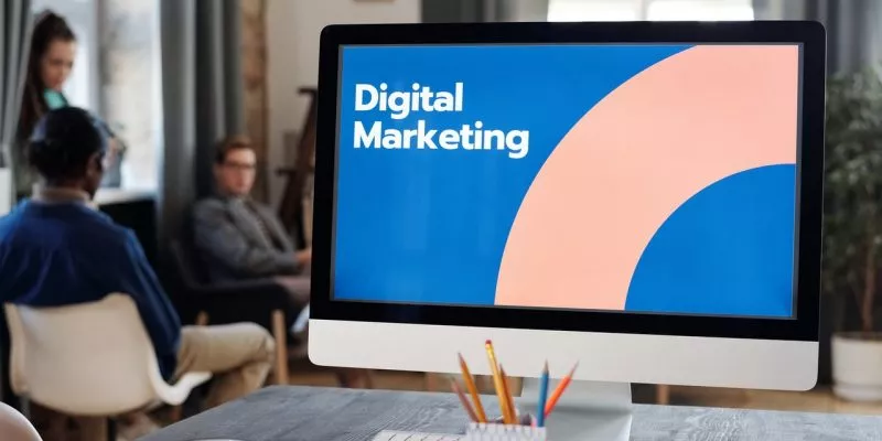 guide to freelance digital marketing silver imac on brown wooden table