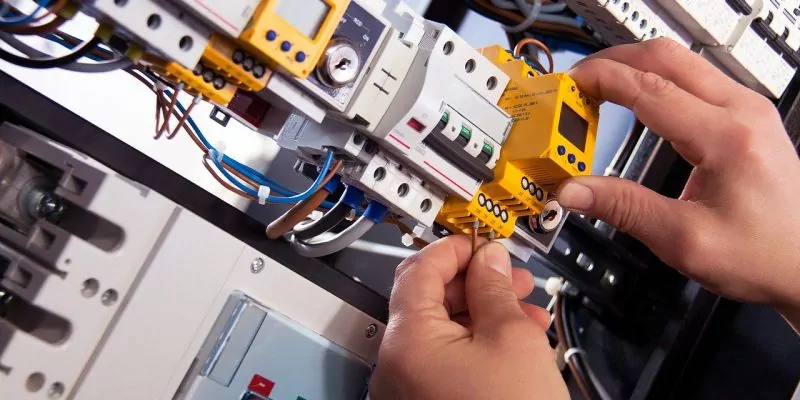 electrician fixing wiring